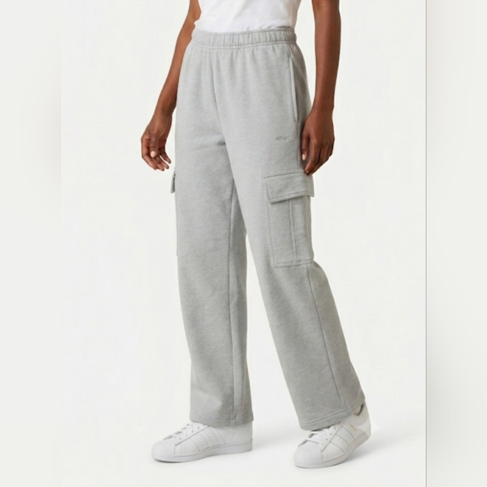 🌷Aritzia Cozy Sweatfleece Mega Cargo Sweatpant (Mega Fit)🌷Size 2XS